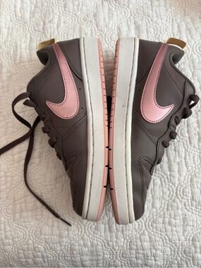 Nike Court Borough Low 2 (GS) in the Violet Ore / Pink Glaze colorway.